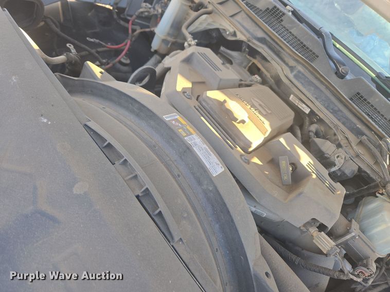 image for item DT7018 2017 Dodge Ram 5500 truck cab and chassis