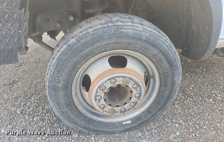 image for item DT7018 2017 Dodge Ram 5500 truck cab and chassis