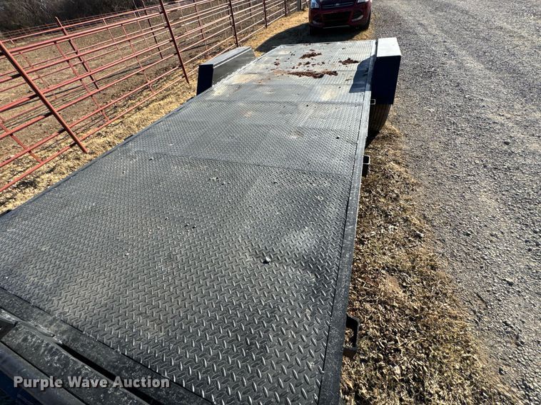 image for item DU9598 1990 Starlite equipment trailer