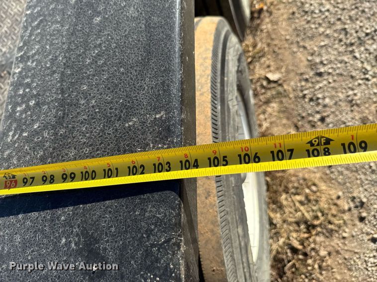 image for item DU9598 1990 Starlite equipment trailer