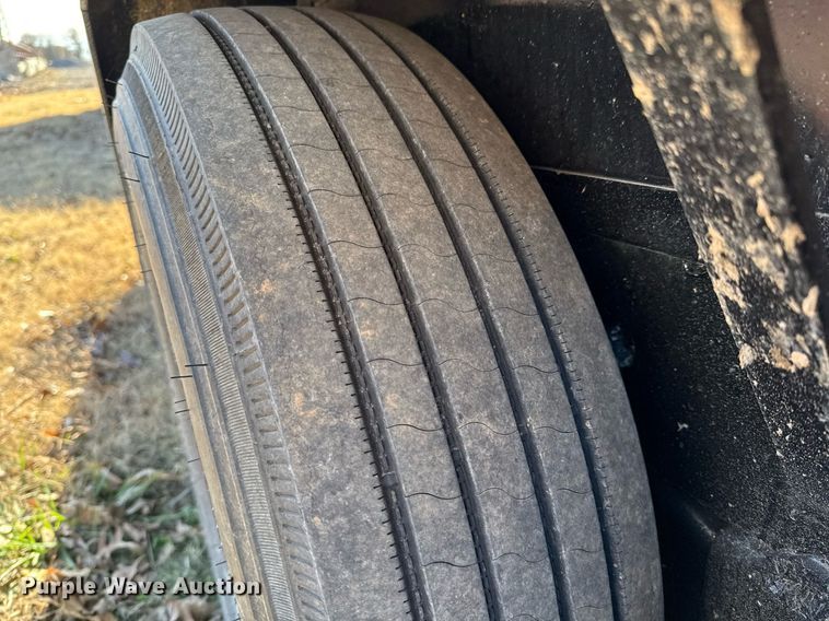 image for item DU9598 1990 Starlite equipment trailer