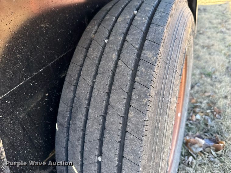 image for item DU9598 1990 Starlite equipment trailer