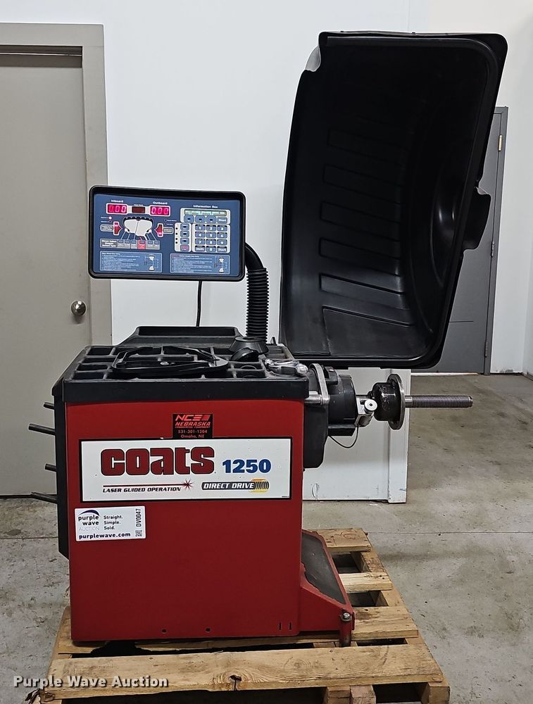 image for item DV0047 Coats 1250 Direct-Drive tire balancer