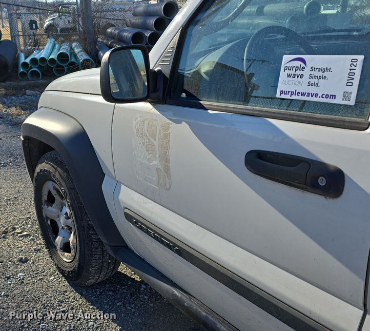 image for item DV0120 2006 Jeep Liberty SUV