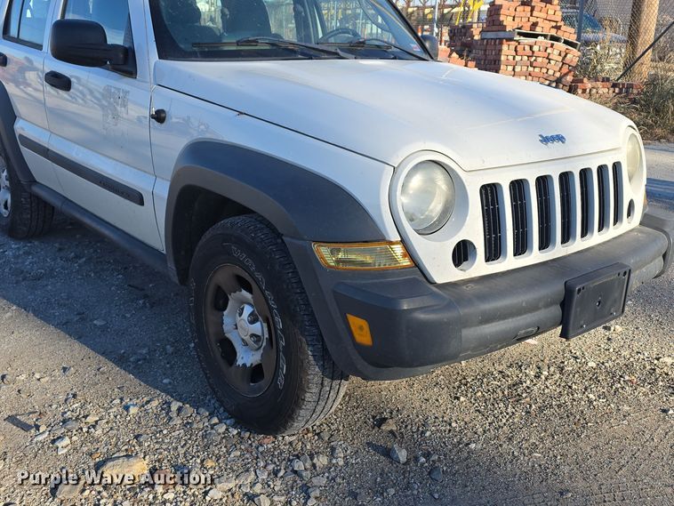 image for item DV0120 2006 Jeep Liberty SUV