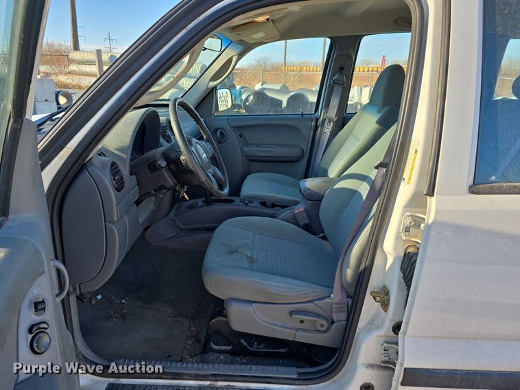 image for item DV0120 2006 Jeep Liberty SUV