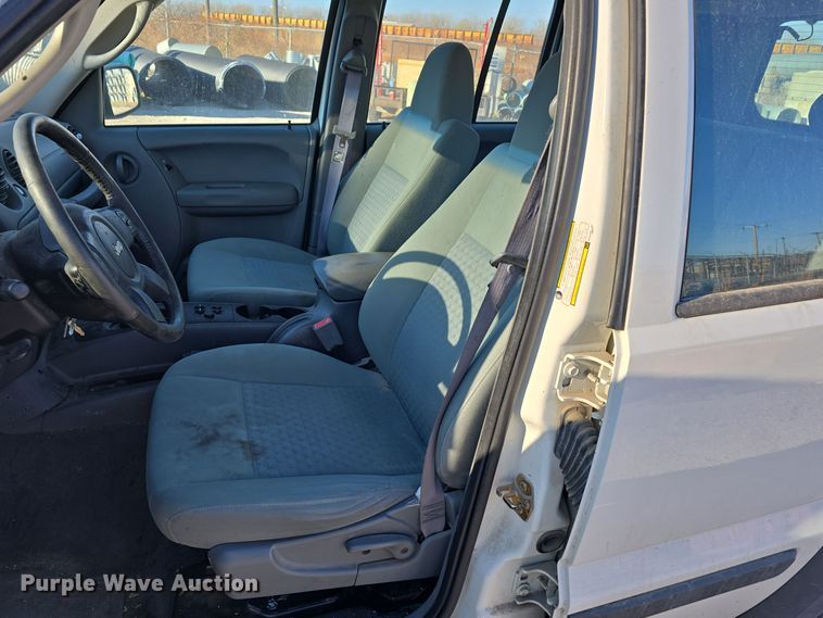 image for item DV0120 2006 Jeep Liberty SUV