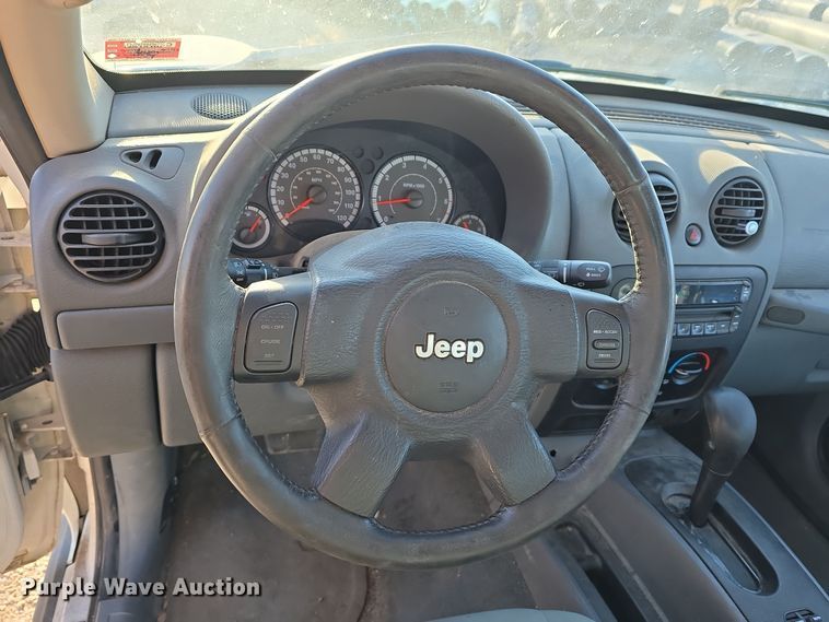 image for item DV0120 2006 Jeep Liberty SUV