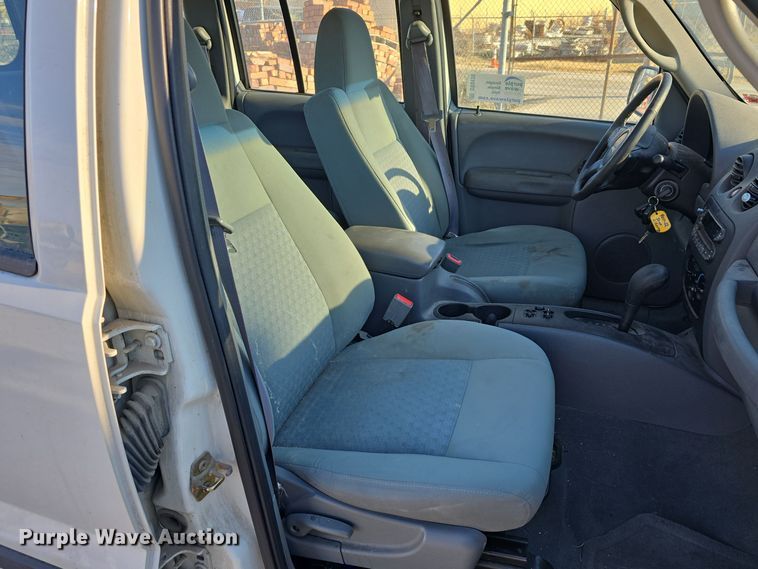 image for item DV0120 2006 Jeep Liberty SUV