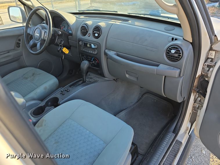 image for item DV0120 2006 Jeep Liberty SUV