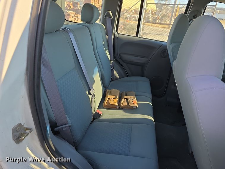 image for item DV0120 2006 Jeep Liberty SUV