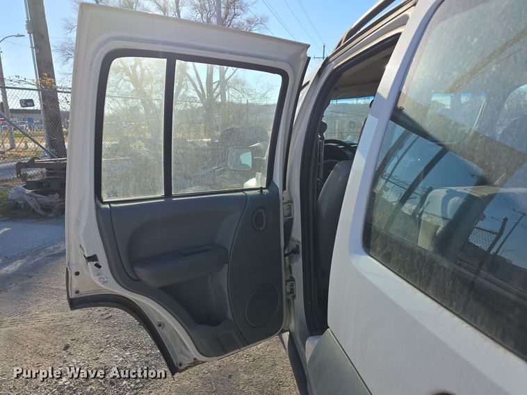 image for item DV0120 2006 Jeep Liberty SUV