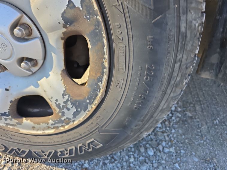 image for item DV0120 2006 Jeep Liberty SUV