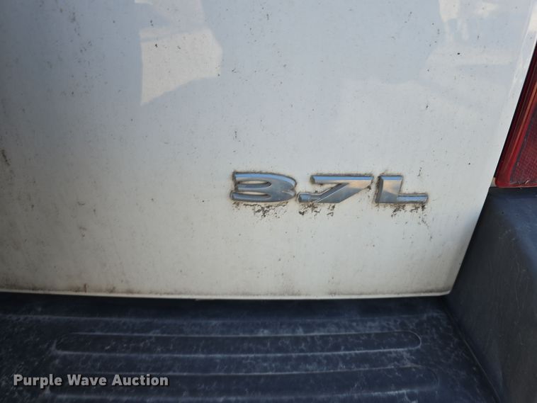 image for item DV0120 2006 Jeep Liberty SUV