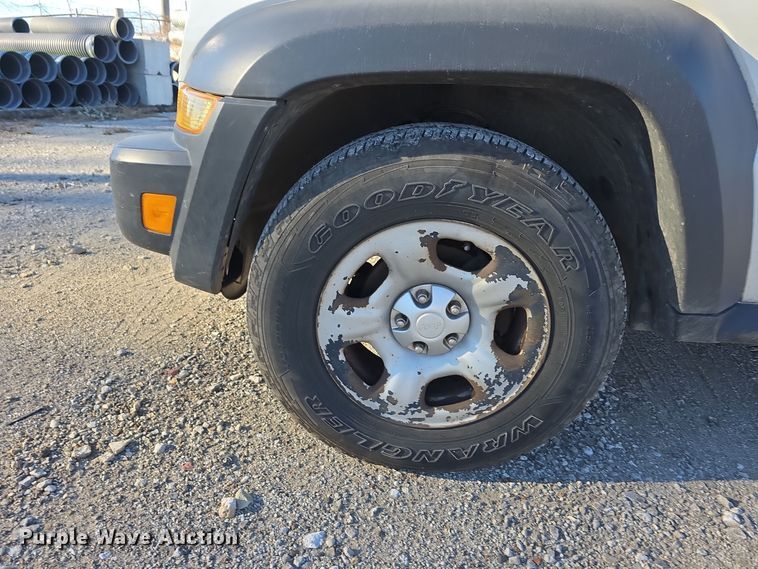 image for item DV0120 2006 Jeep Liberty SUV