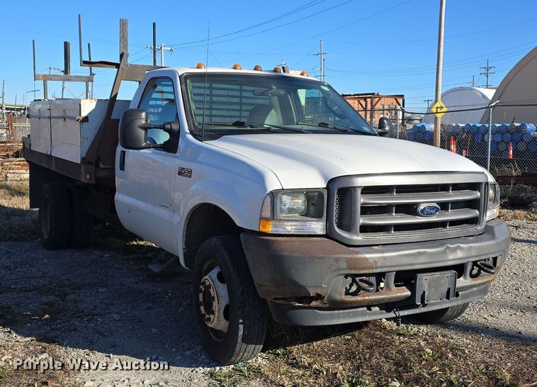 image for item DV0122 2003 Ford F450 Super Duty flatbed truck