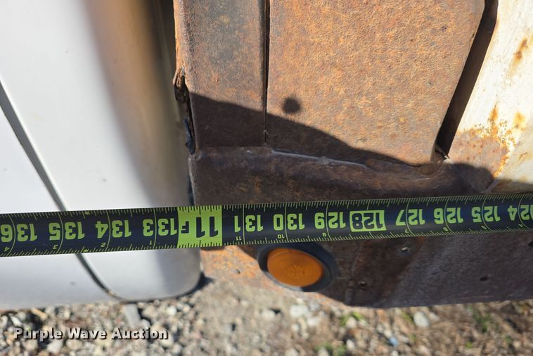 image for item DV0122 2003 Ford F450 Super Duty flatbed truck