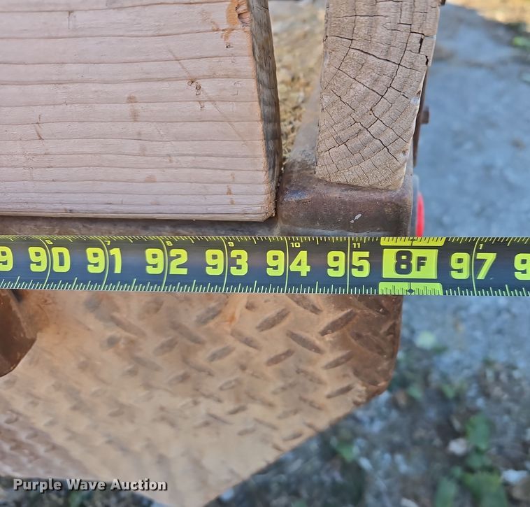 image for item DV0122 2003 Ford F450 Super Duty flatbed truck