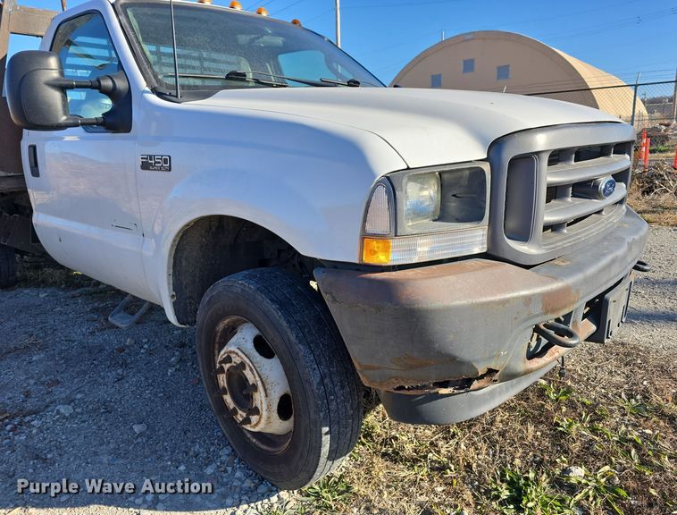 image for item DV0122 2003 Ford F450 Super Duty flatbed truck