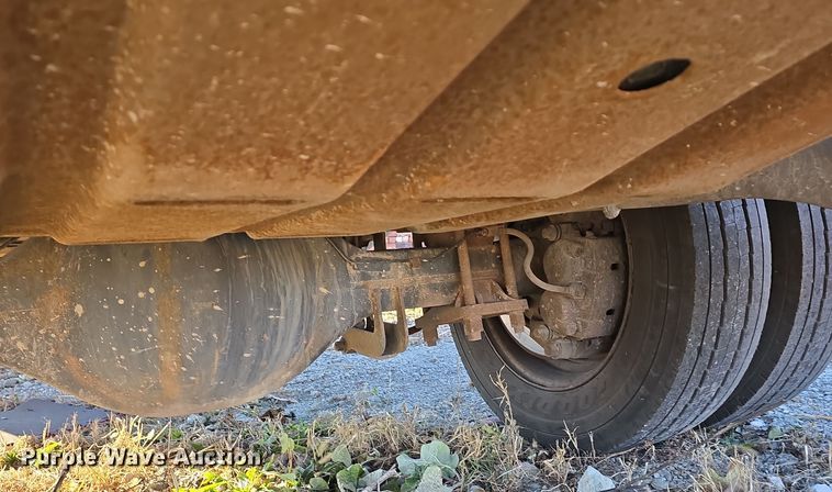 image for item DV0122 2003 Ford F450 Super Duty flatbed truck