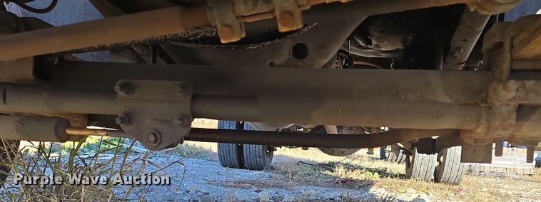 image for item DV0122 2003 Ford F450 Super Duty flatbed truck