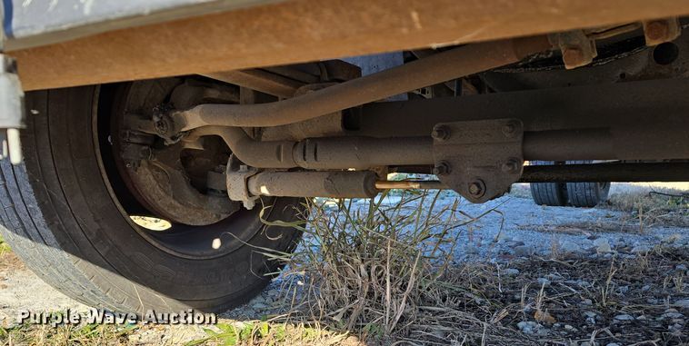 image for item DV0122 2003 Ford F450 Super Duty flatbed truck