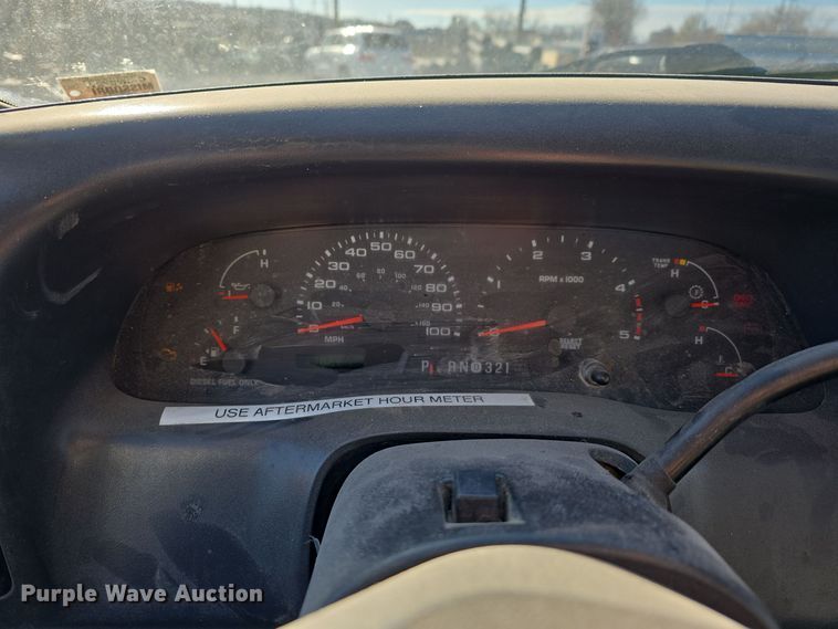 image for item DV0122 2003 Ford F450 Super Duty flatbed truck