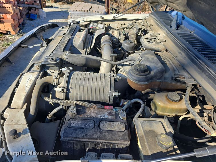 image for item DV0122 2003 Ford F450 Super Duty flatbed truck