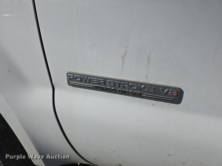 image for item DV0122 2003 Ford F450 Super Duty flatbed truck