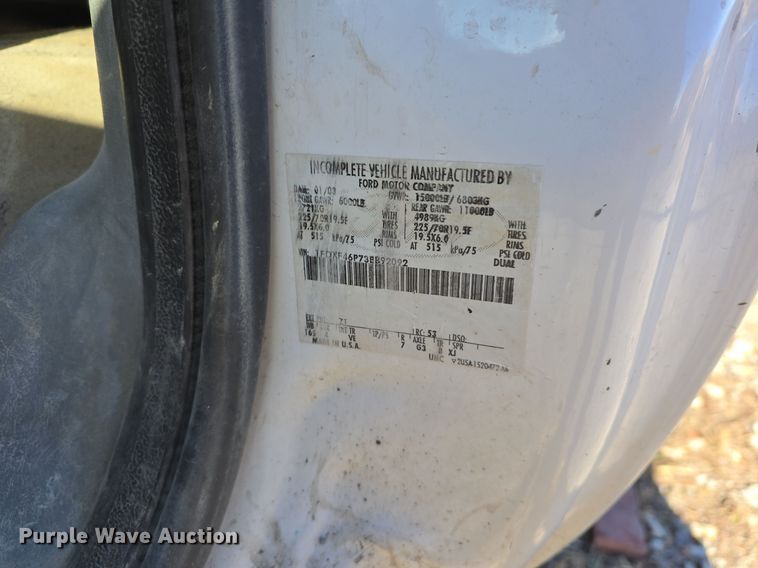 image for item DV0122 2003 Ford F450 Super Duty flatbed truck