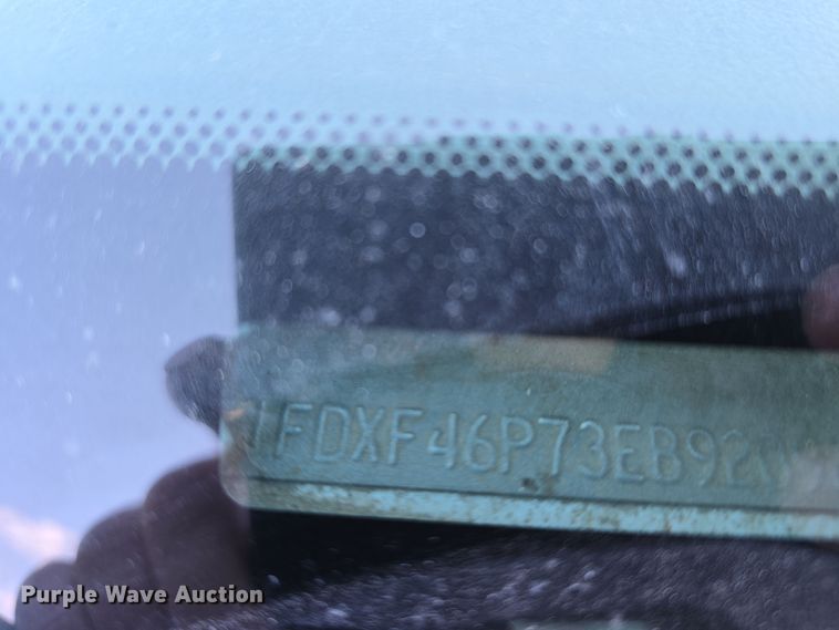 image for item DV0122 2003 Ford F450 Super Duty flatbed truck