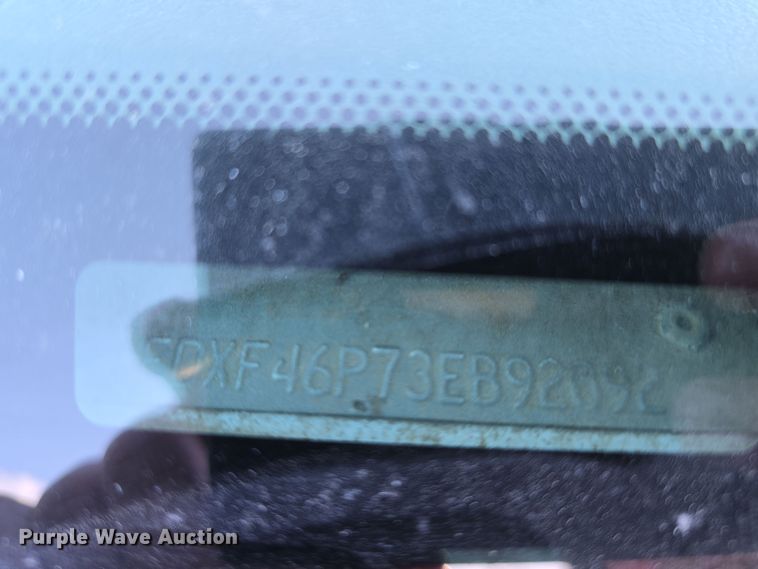 image for item DV0122 2003 Ford F450 Super Duty flatbed truck