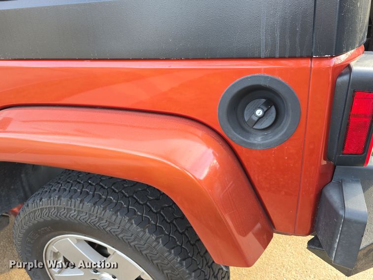 image for item DV0146 2009 Jeep Wrangler Unlimited Sahara SUV