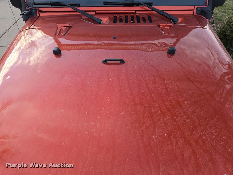 image for item DV0146 2009 Jeep Wrangler Unlimited Sahara SUV