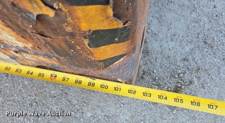 image for item DV0172 1992 Monon MAX-DC-00-48WXT storage container