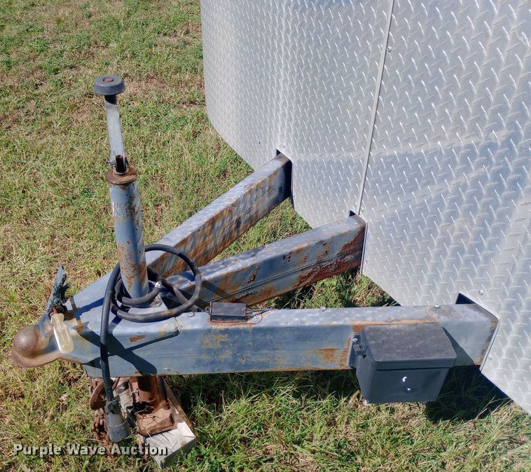 image for item DW0752 2004 KZ Kargo enclosed cargo trailer