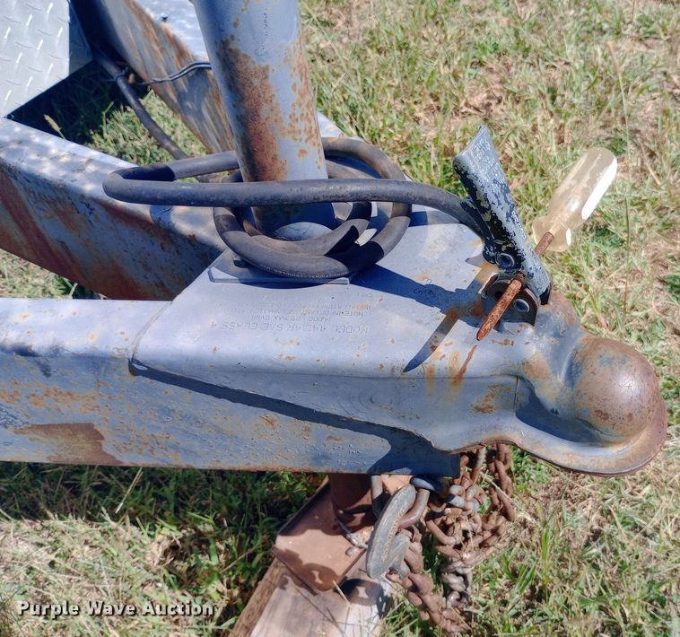 image for item DW0752 2004 KZ Kargo enclosed cargo trailer