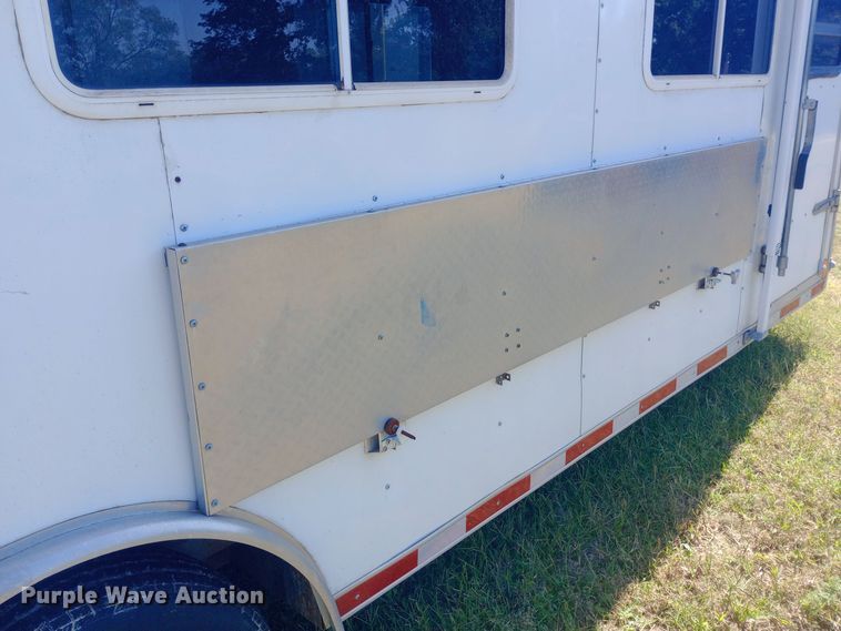 image for item DW0752 2004 KZ Kargo enclosed cargo trailer