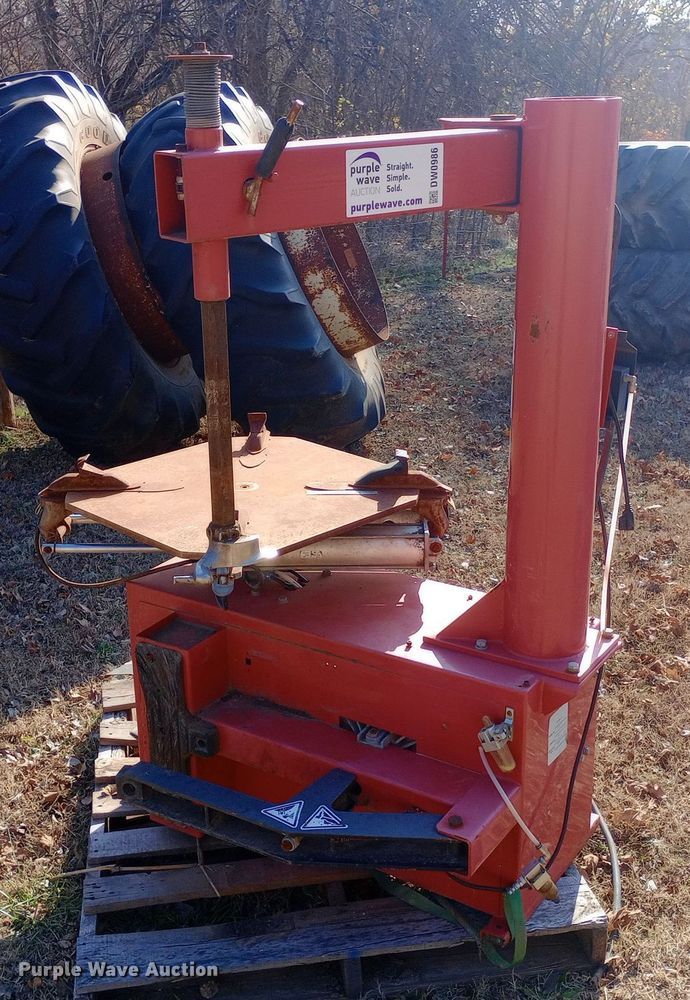 image for item DW0986 Tuxedo TC-950 tire machine