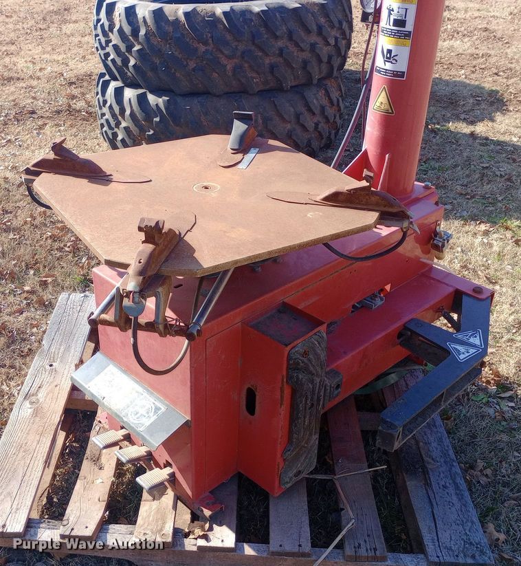 image for item DW0986 Tuxedo TC-950 tire machine
