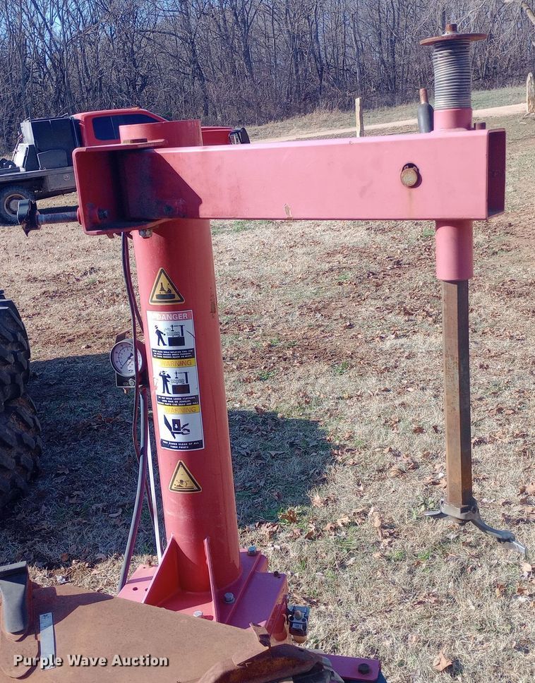 image for item DW0986 Tuxedo TC-950 tire machine