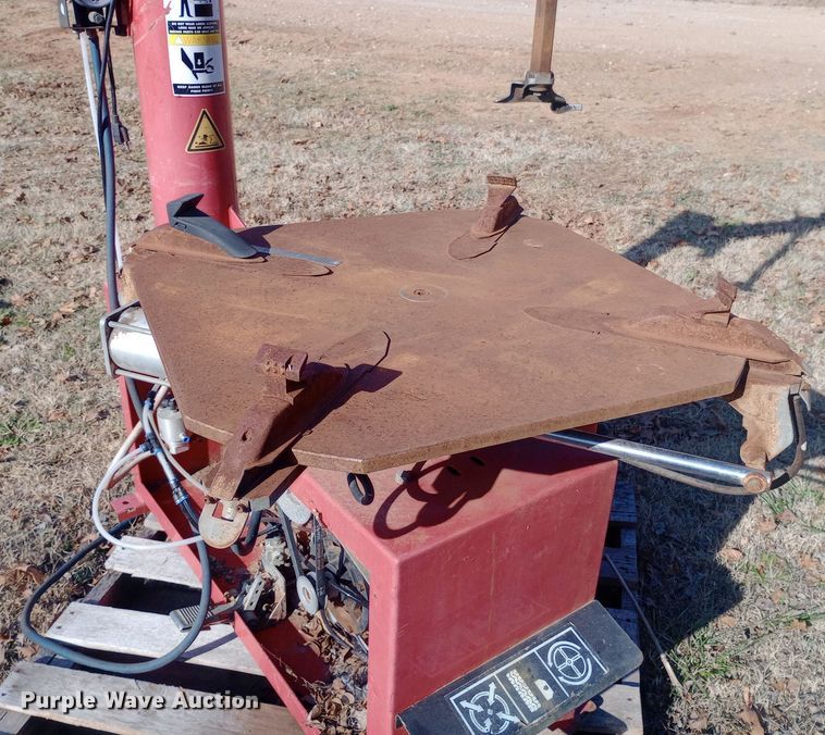 image for item DW0986 Tuxedo TC-950 tire machine