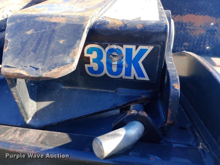 image for item DW0993 Reese 30k fifth wheel hitch