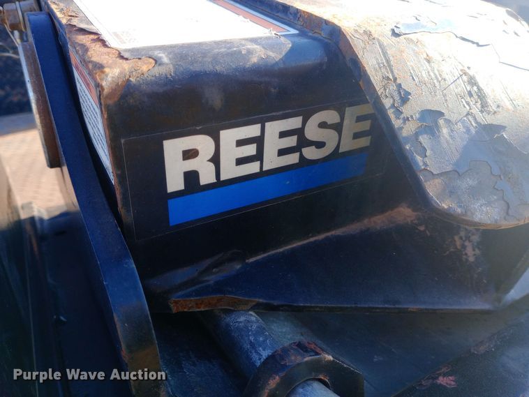 image for item DW0993 Reese 30k fifth wheel hitch