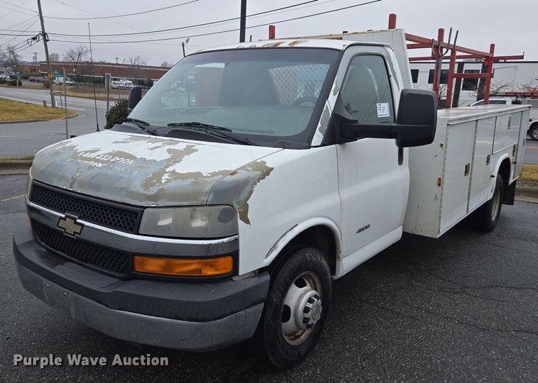 image for item DW1753 2012 Chevrolet Express 4500 utility/ service van