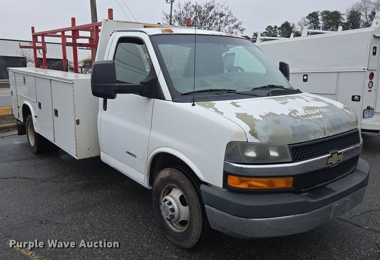 image for item DW1753 2012 Chevrolet Express 4500 utility/ service van