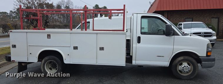 image for item DW1753 2012 Chevrolet Express 4500 utility/ service van