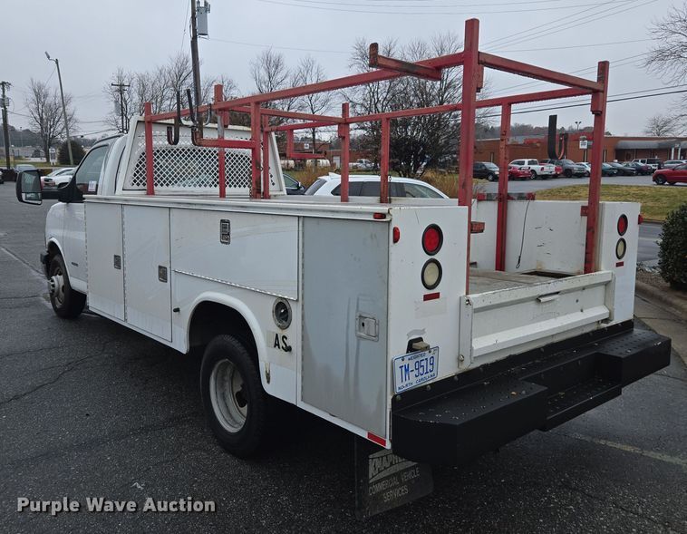 image for item DW1753 2012 Chevrolet Express 4500 utility/ service van