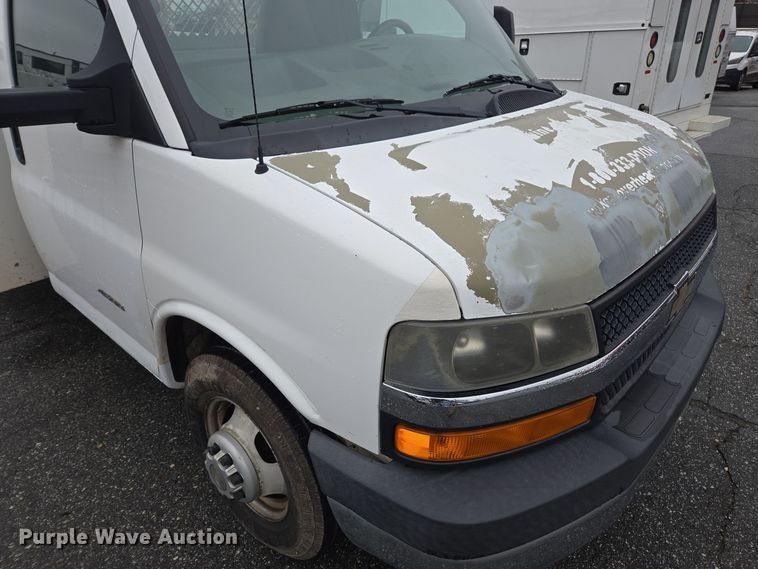 image for item DW1753 2012 Chevrolet Express 4500 utility/ service van