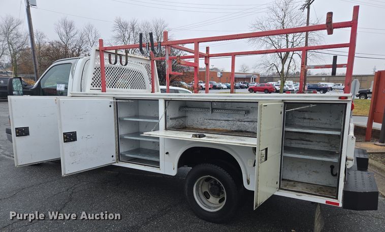 image for item DW1753 2012 Chevrolet Express 4500 utility/ service van